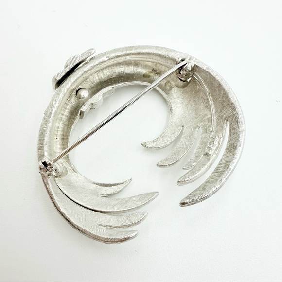 VINTAGE PIM SIGNED TEXTURED SILVER TONE PIN BROOCH - Picture 6 of 8